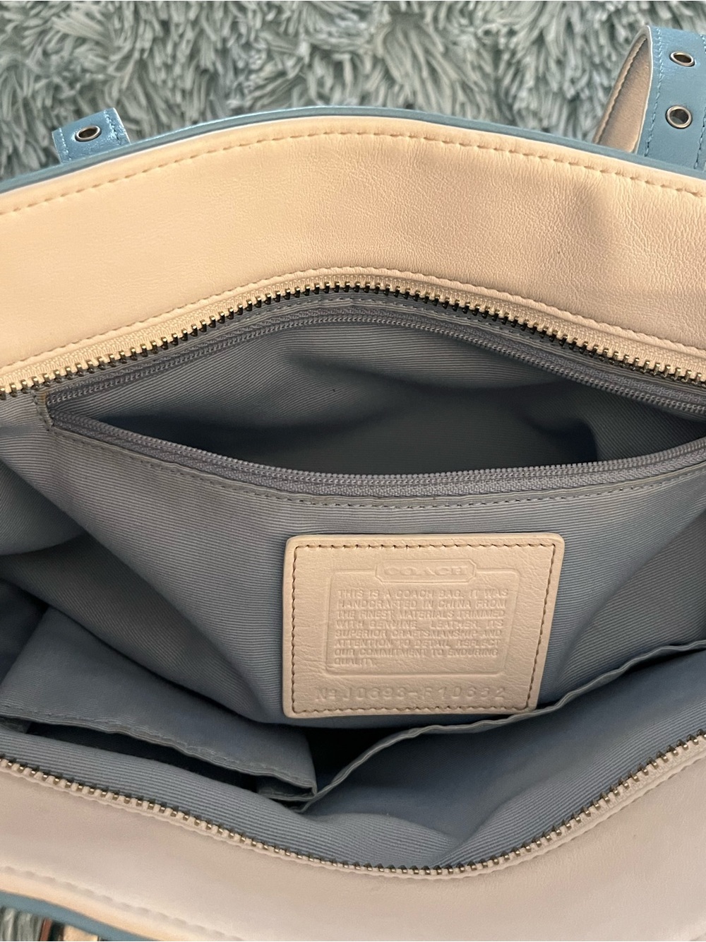 COACH RARE SIGNATURE WAVE PATCHWORK TOTE BAG EUC BLUE/ SILVER LEATHER/ SUEDE - Picture 10 of 11